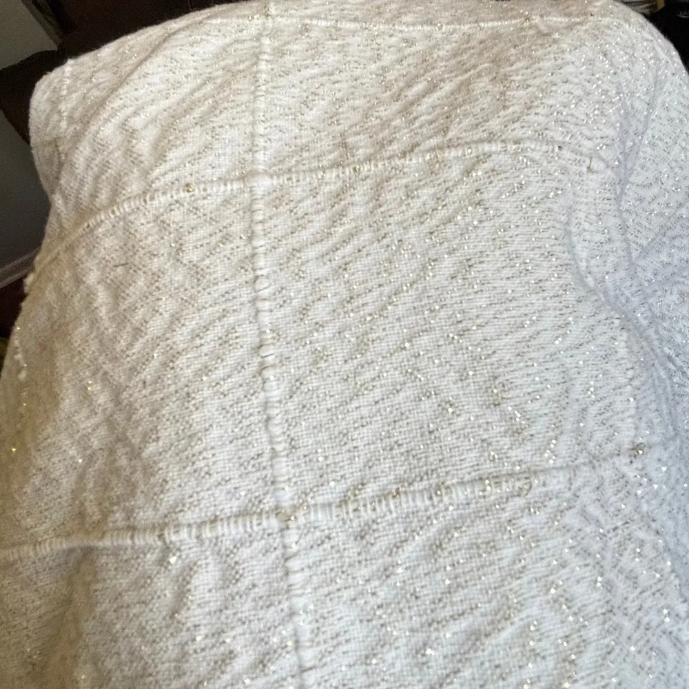 Tree Skirt White Metallic Silver Gold Lurex Sparkle Quilted Grid 44
